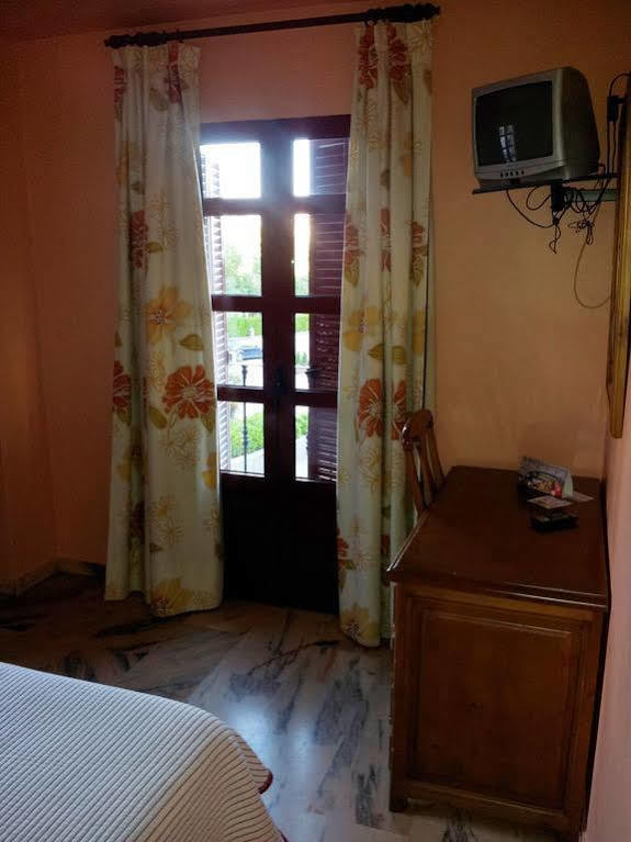 Hostal Rio De Oro Alcalá la Real Kültér fotó