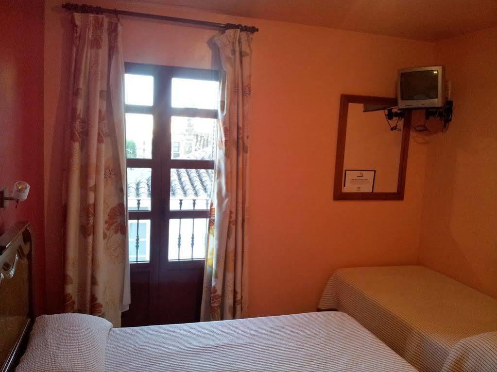 Hostal Rio De Oro Alcalá la Real Kültér fotó
